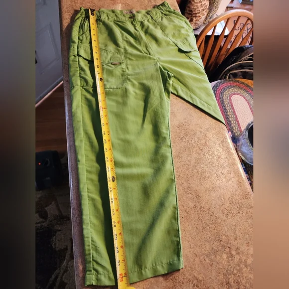 L.L.Bean Hiking Cargo Nylon Supplex Green Capri's Size M Reg - Picture 6 of 7